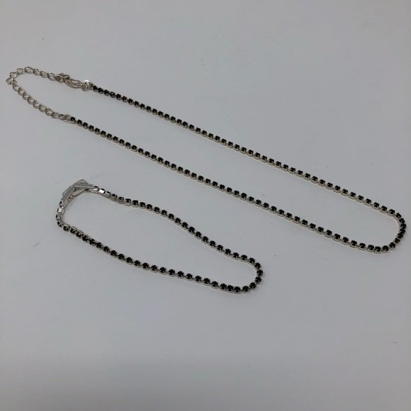 Fashion Necklace & Bracelet - Picture 3 of 3